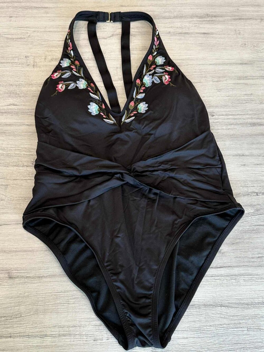 NWT Floral Embroidered Gibson Latimer Black One Piece Swimsuit Size Large